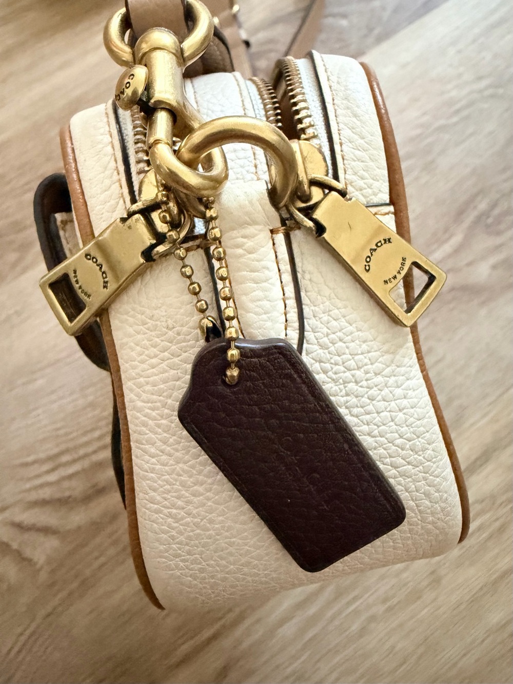 Coach Pebbled Leather Camera Bag in Cream Chalk - Picture 5 of 11